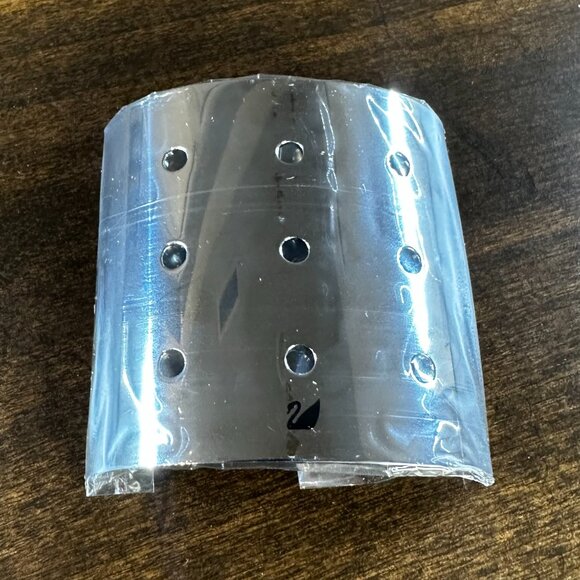 RETIRED Swarovski Crystal Society Member Renewal Gift - Mini Tulips Holder - Picture 1 of 5